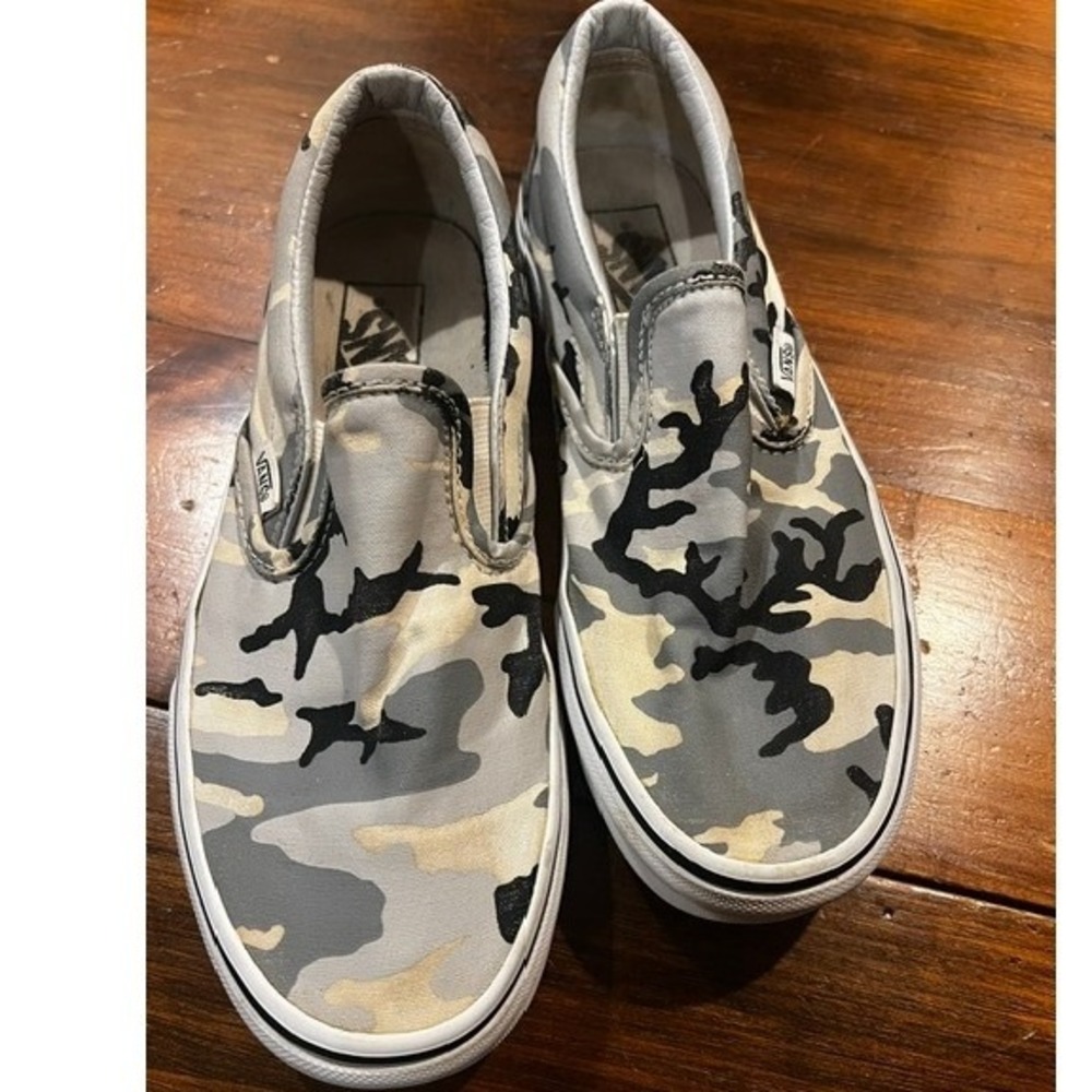 Vans Slip On Sneakers Women 8 Men 6.5 Grey Camo Canvas Classic Flat Shoes skater